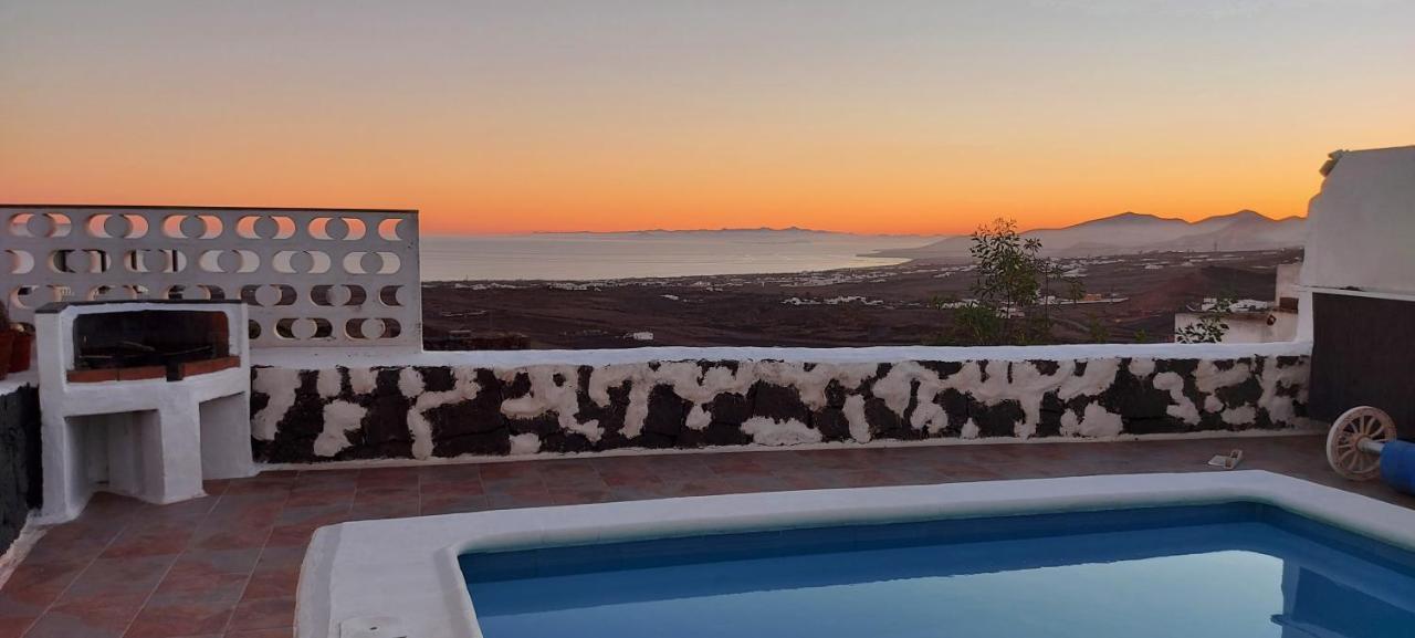Aloelux Villa !! - Private Villa With Pool , Jacuzzi, Cinema, Massage ,Wonderful View, Art Desing Villa Tías Eksteriør bilde