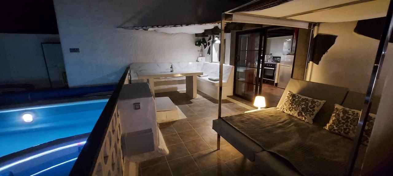 Aloelux Villa !! - Private Villa With Pool , Jacuzzi, Cinema, Massage ,Wonderful View, Art Desing Villa Tías Eksteriør bilde