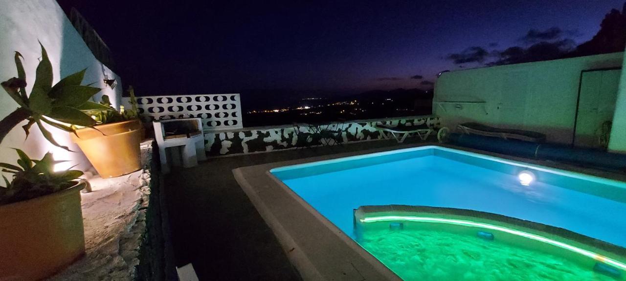 Aloelux Villa !! - Private Villa With Pool , Jacuzzi, Cinema, Massage ,Wonderful View, Art Desing Villa Tías Eksteriør bilde